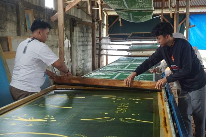 PROSES PEMBUATAN BATIK